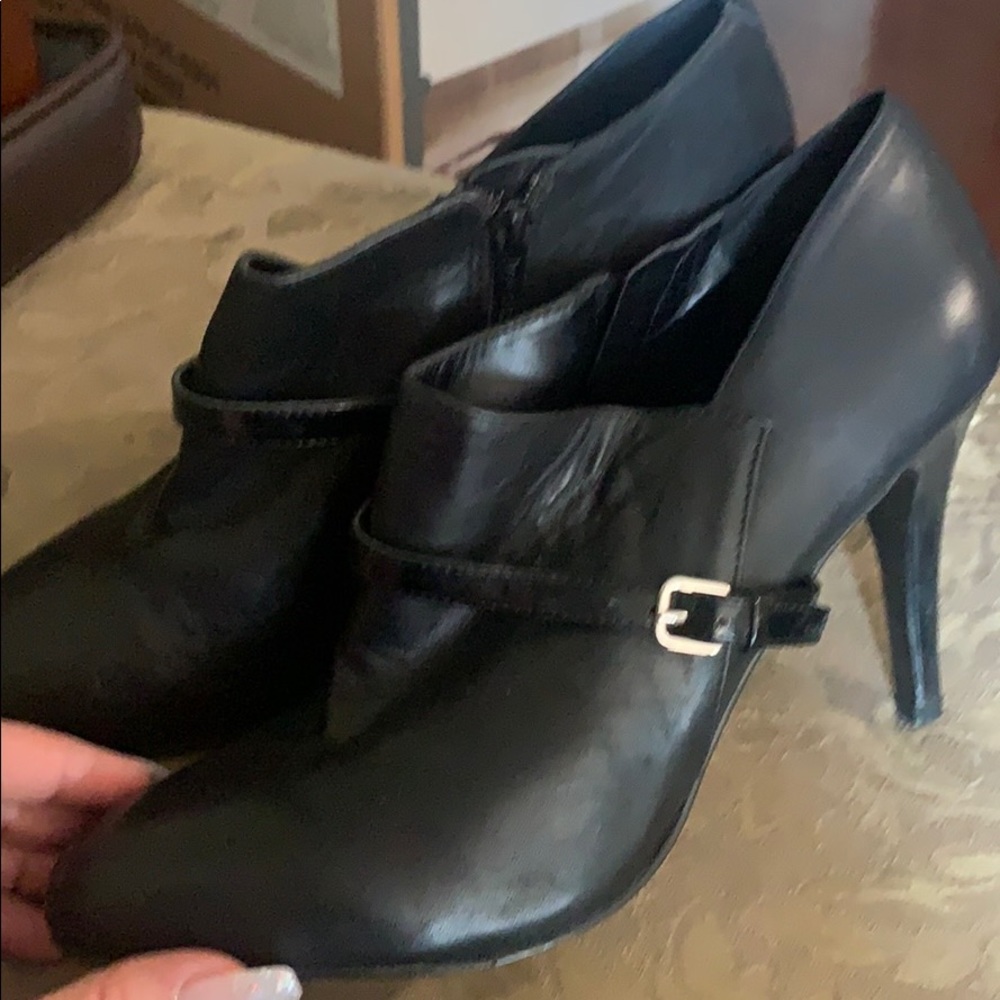 Heel booties